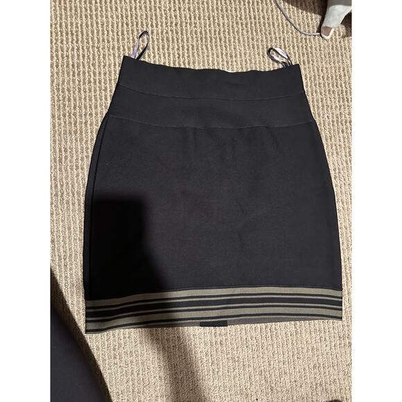 Herve Leger Black Bandage Mini Skirt Small Size NWT - Picture 2 of 3